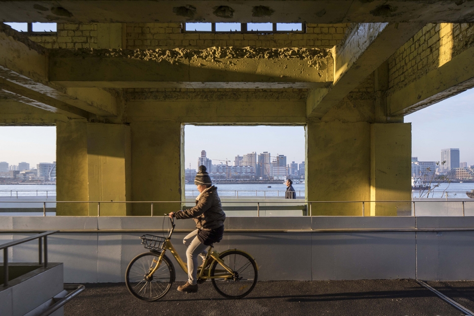 huangpu river east bund riverfront open space design china by atelier liu yuyang architects