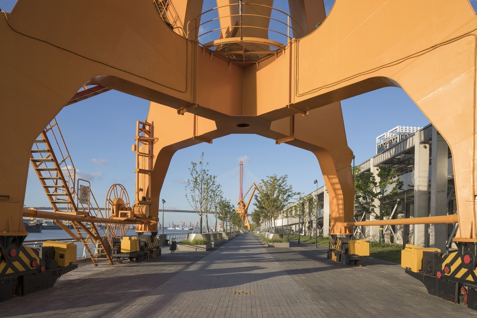 huangpu river east bund riverfront open space design china by atelier liu yuyang architects