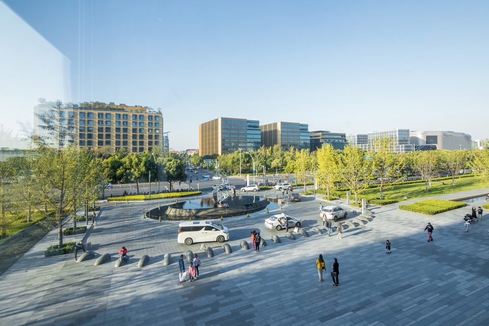 landscape design of shanghai mixc mall china by lab dh
