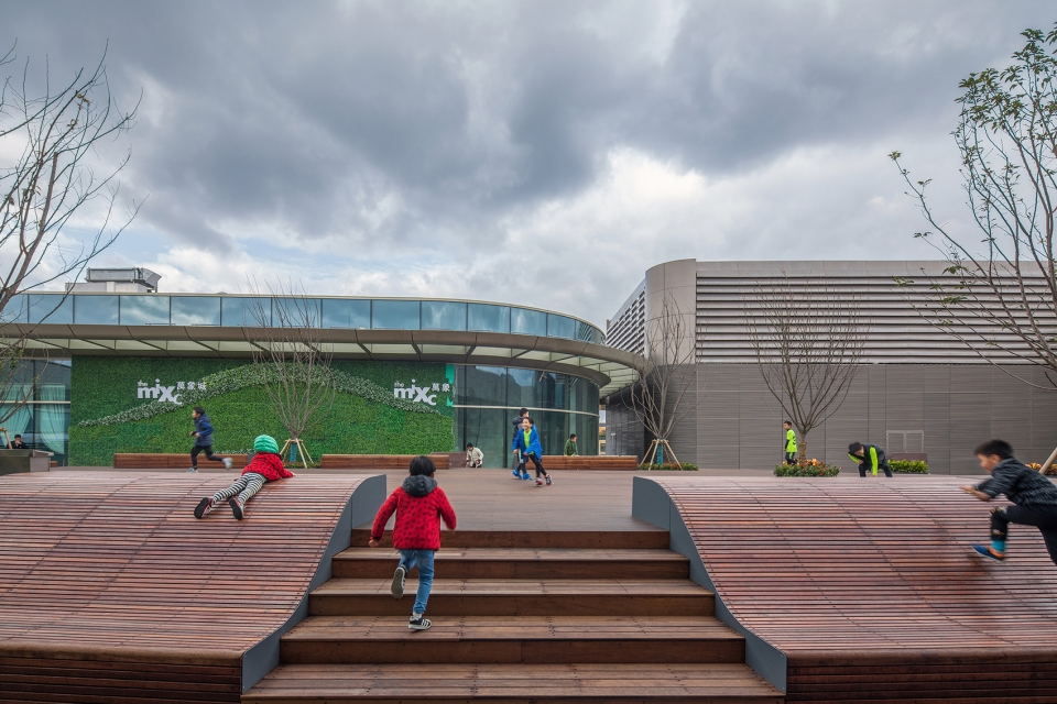 landscape design of shanghai mixc mall china by lab dh