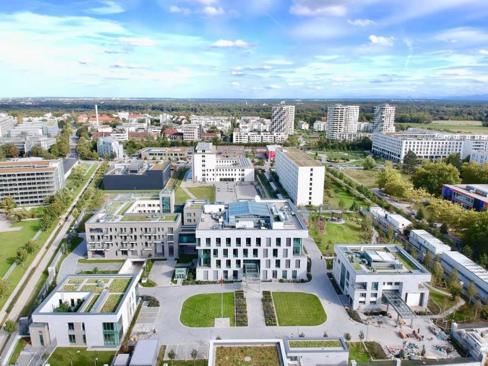 gooood interview Li Zhenyu munich consulate1