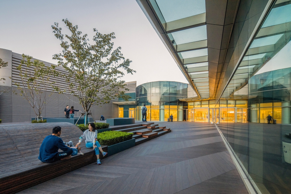 landscape design of shanghai mixc mall china by lab dh