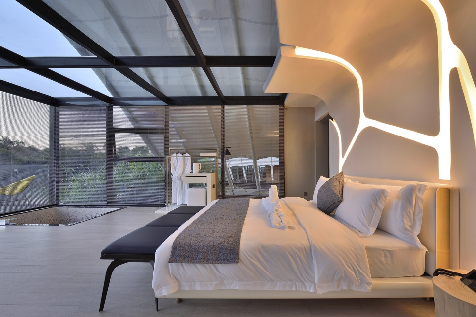 visible ze habitat tent art hotel jstudio