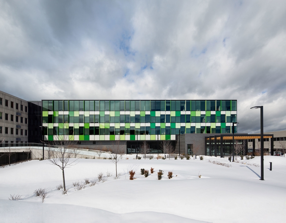 confederation des syndicats nationaux csn headquarters expansion by bgla neuf architectes