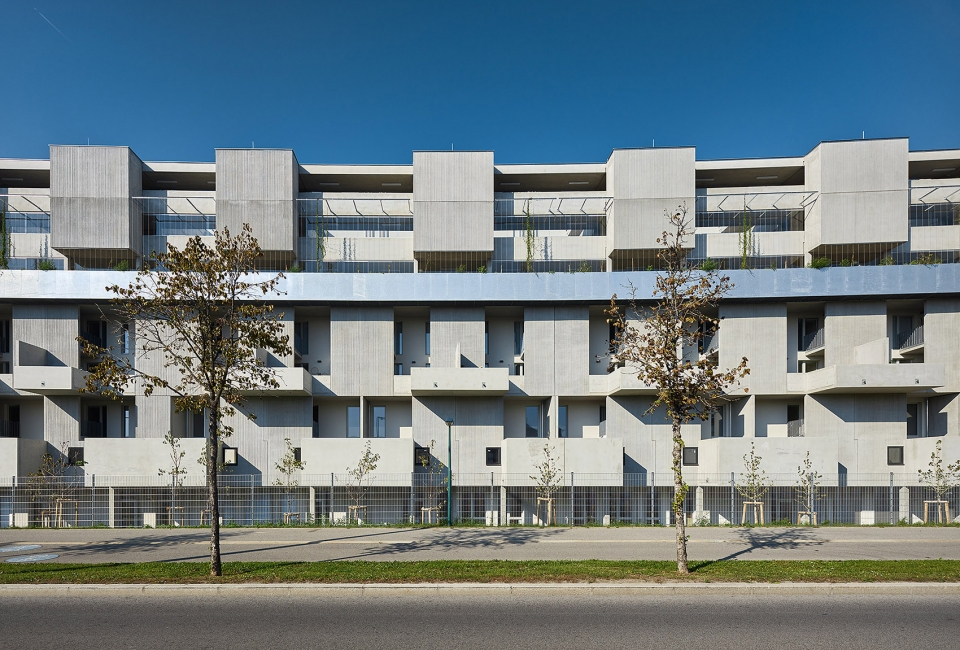 performative brise soleil by studiovlaystreeruwitz