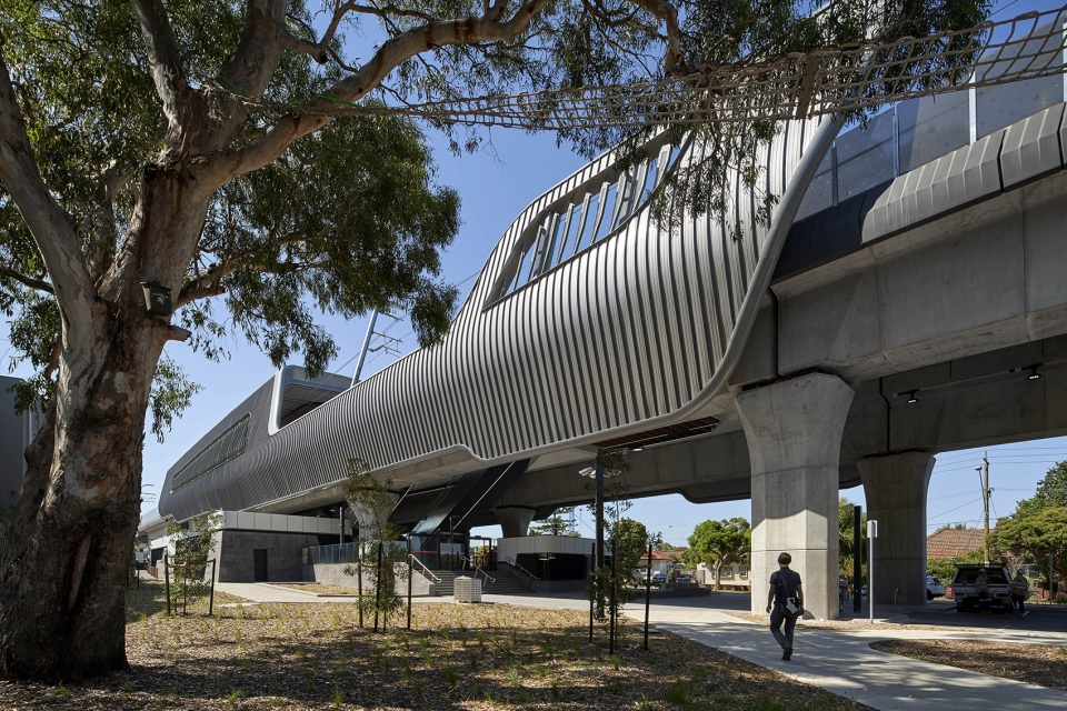 caulfield to dandenong level crossing removal by cox architecture