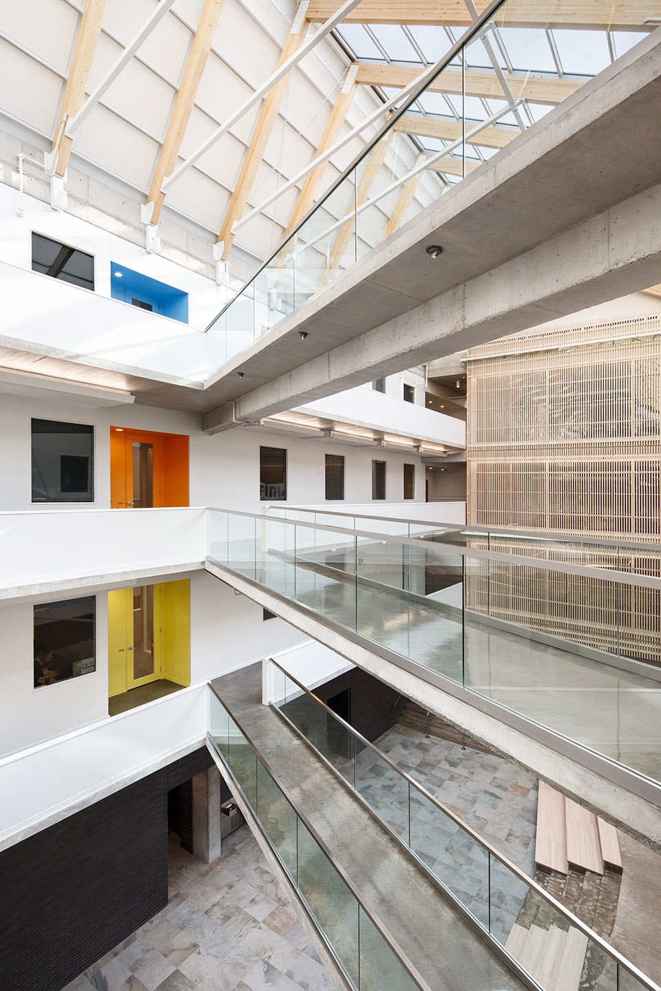 confederation des syndicats nationaux csn headquarters expansion by bgla neuf architectes