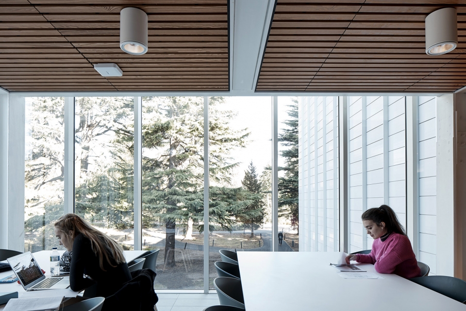 teaching and learning building of university of nottingham by make architects