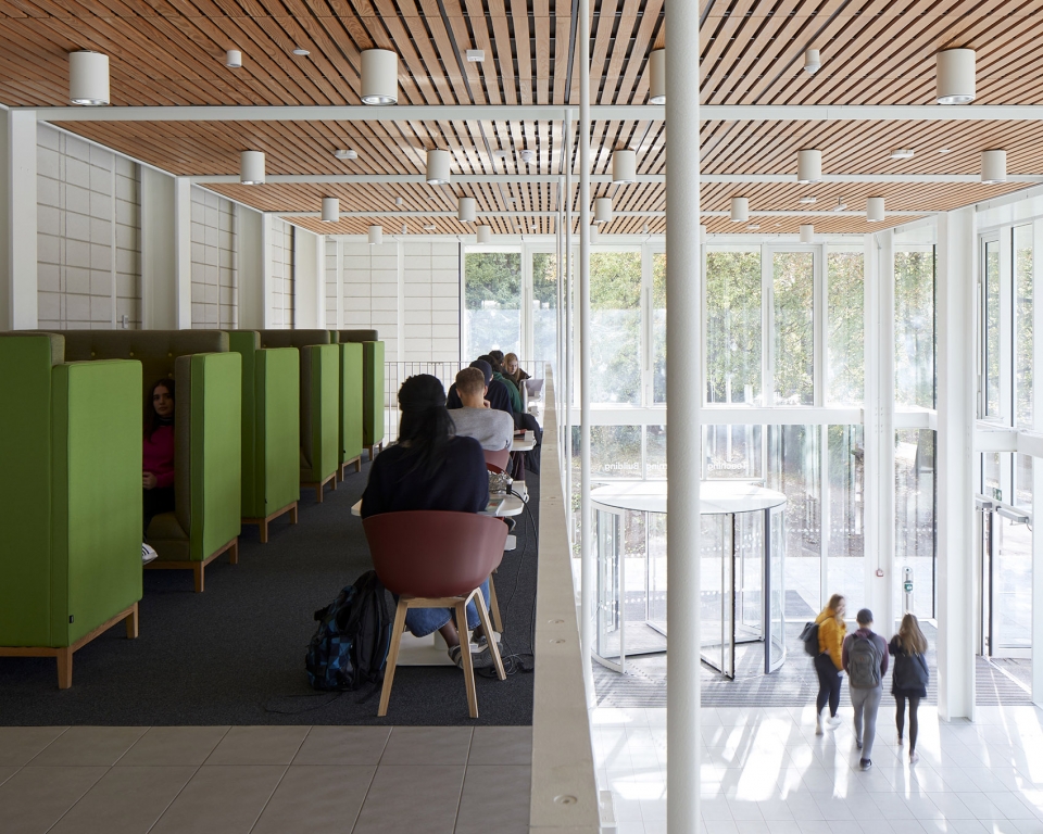 teaching and learning building of university of nottingham by make architects