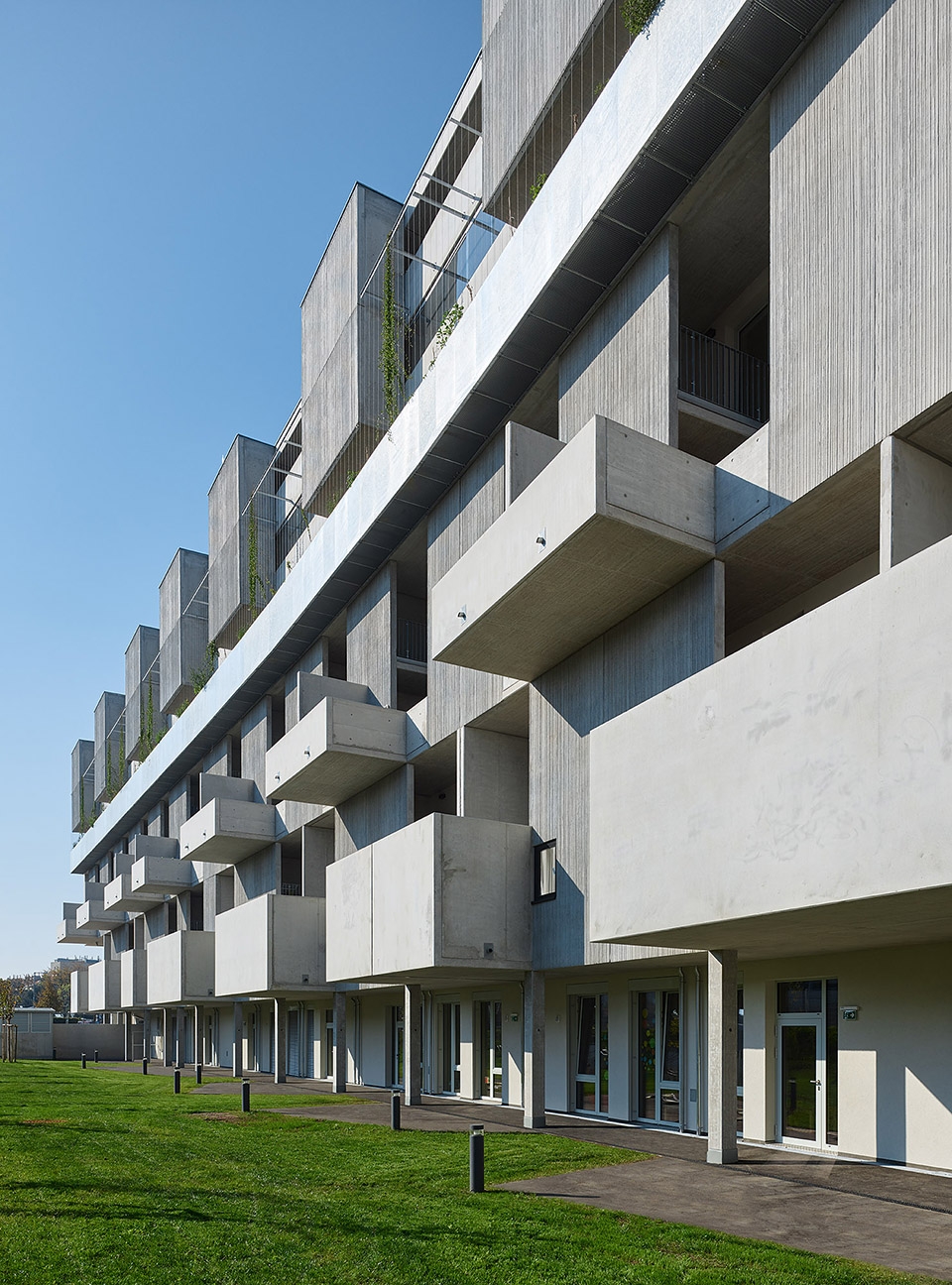 performative brise soleil by studiovlaystreeruwitz