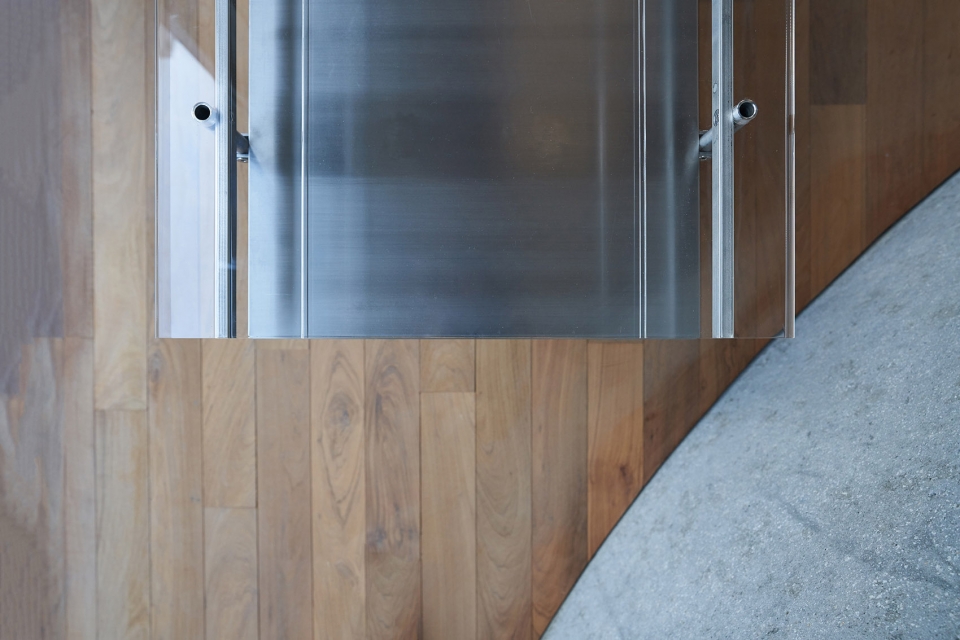 vitrine shelf hong kong by napp studio