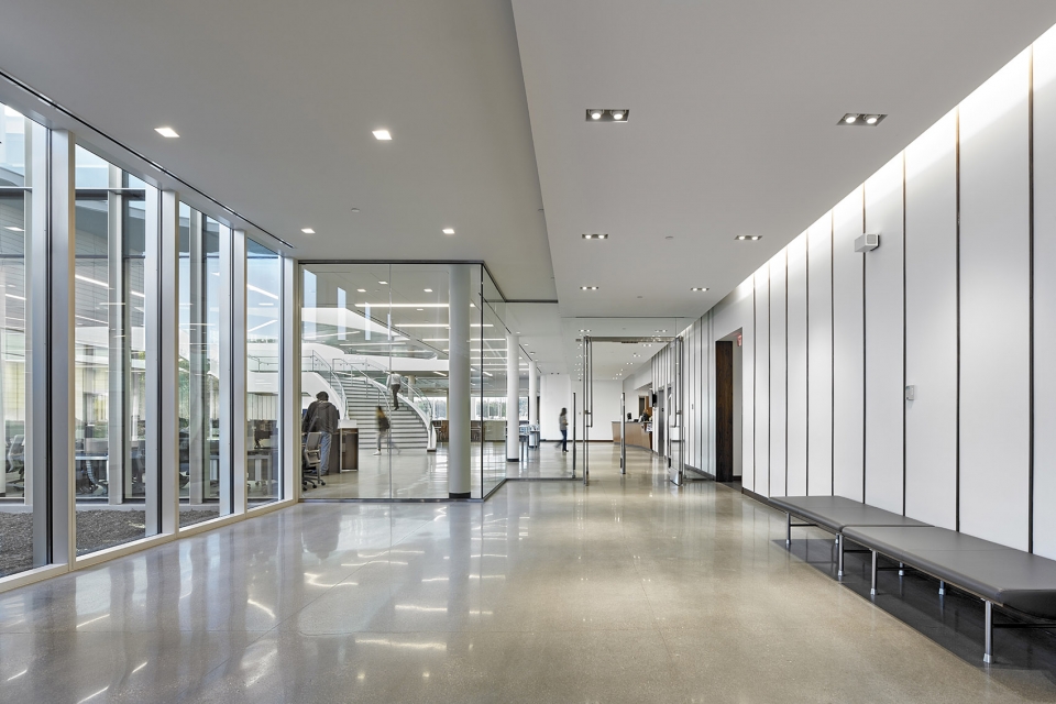 learning resource center by ikon 5 architects