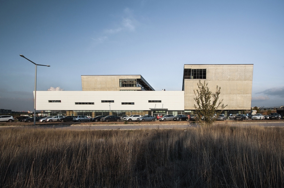 metu technocity turktelekom rd centre by ozerurger architects