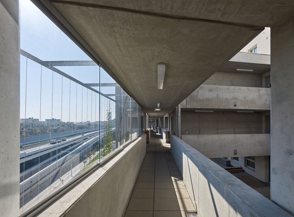 performative brise soleil by studiovlaystreeruwitz