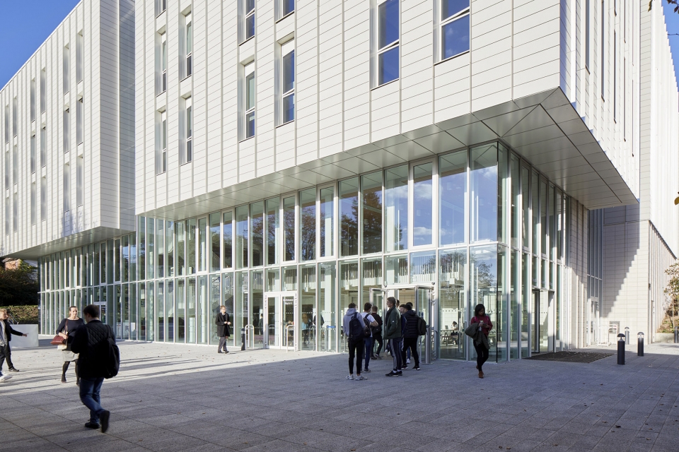 teaching and learning building of university of nottingham by make architects