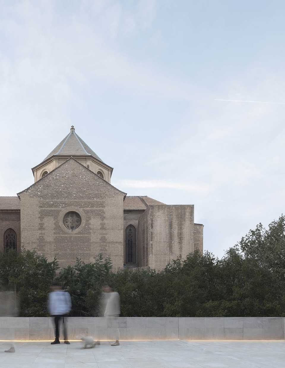 the blue garden by fran silvestre arquitectos