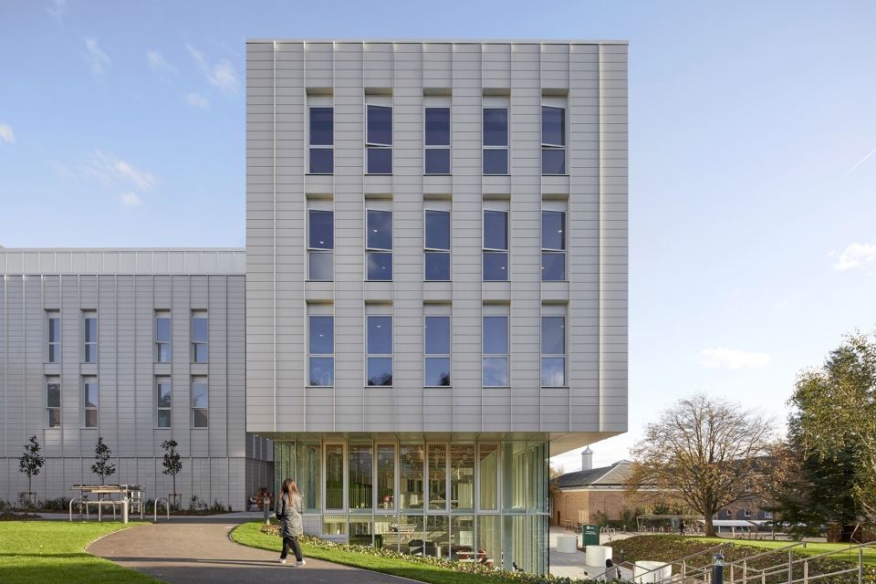 teaching and learning building of university of nottingham by make architects