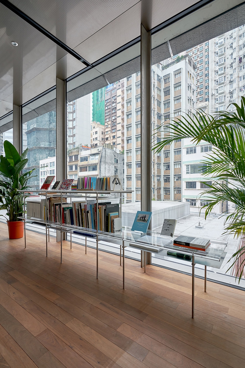 Vitrine Shelf, Hong Kong by Napp Studio 谷德设计网