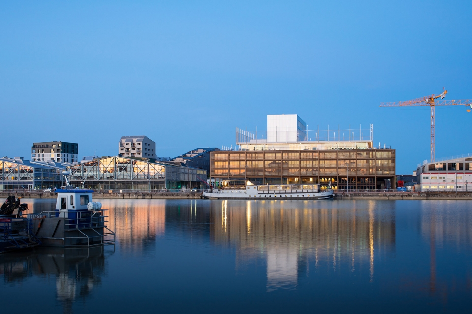 dock g6 resort complex by atelier darchitecture king kong