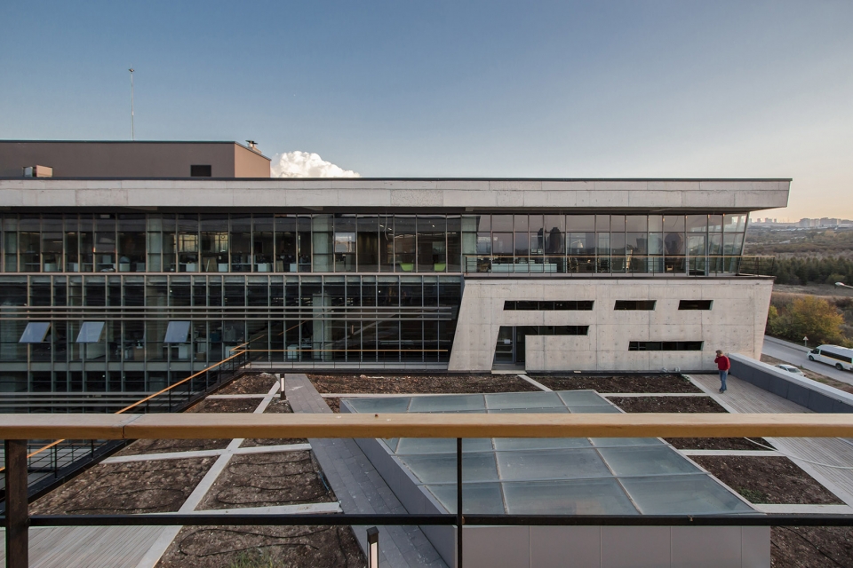 metu technocity turktelekom rd centre by ozerurger architects