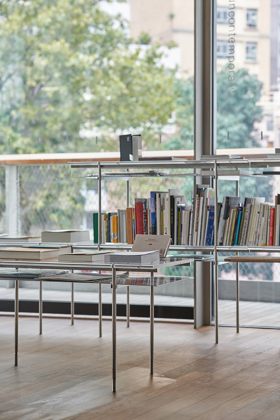 Vitrine Shelf, Hong Kong by Napp Studio 谷德设计网