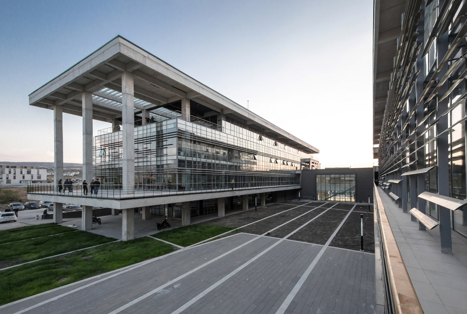 metu technocity turktelekom rd centre by ozerurger architects