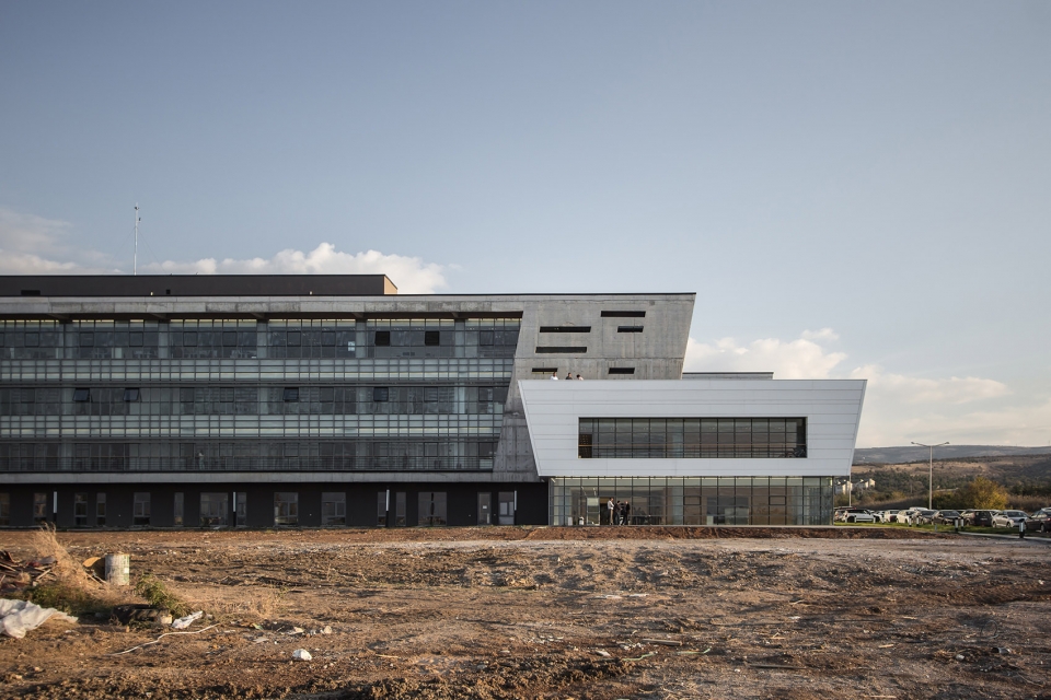 metu technocity turktelekom rd centre by ozerurger architects