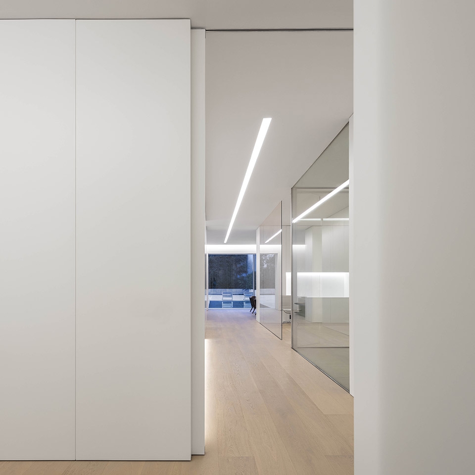 the blue garden by fran silvestre arquitectos