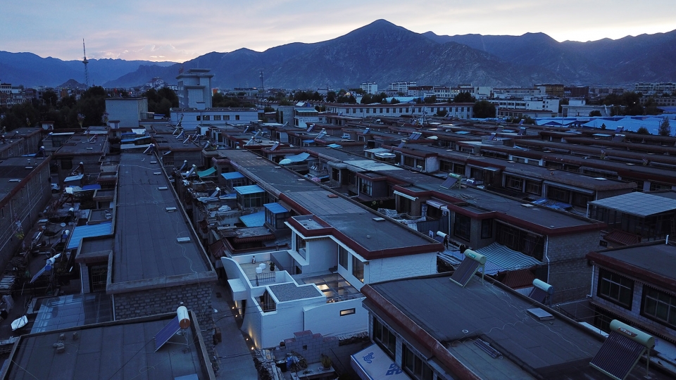 home in high altitude hyperSity architects