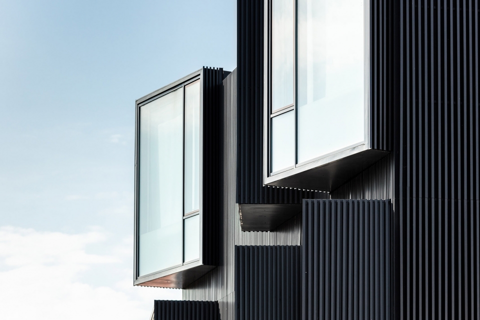 santa casa da misericordias elderly care centre by nuno piedade alexandre