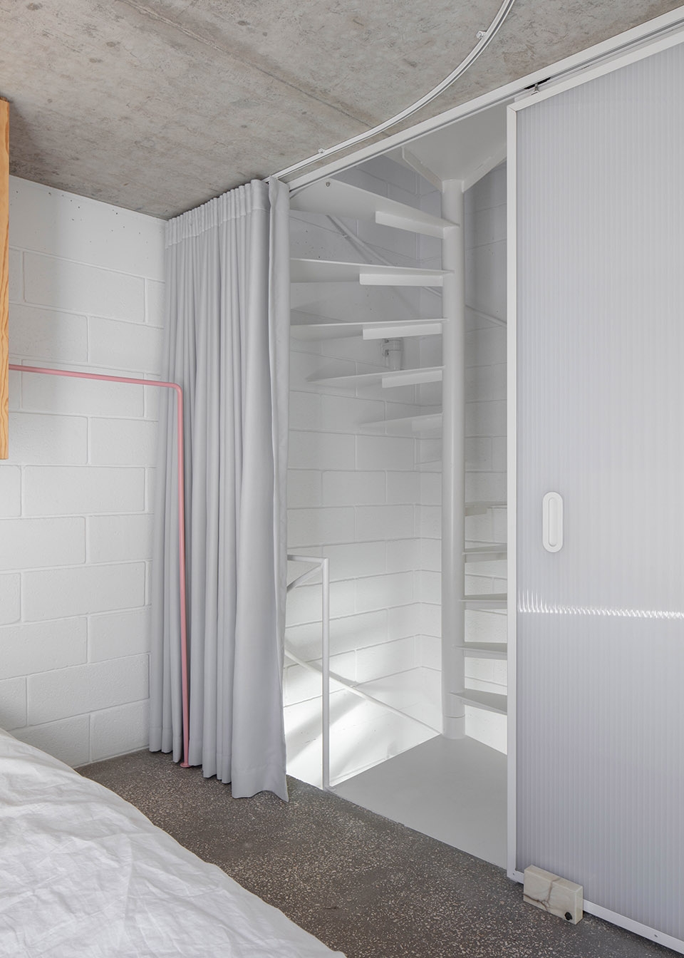 dodge house by leopold banchini architects