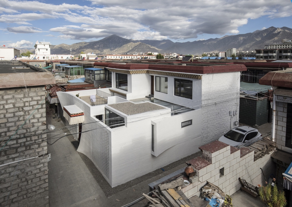 home in high altitude hyperSity architects