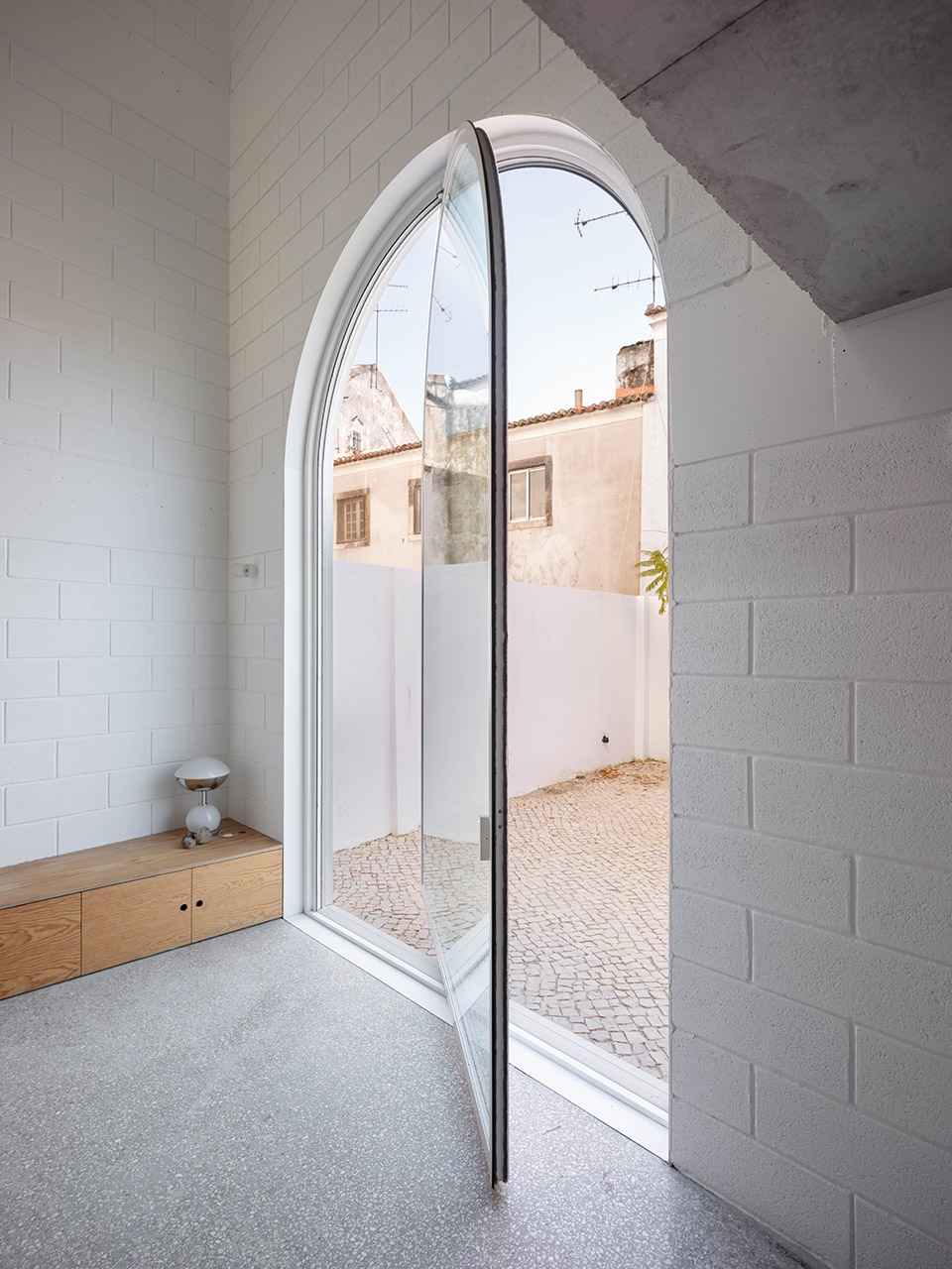 dodge house by leopold banchini architects