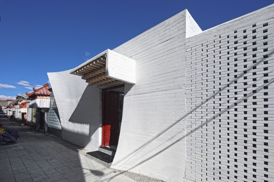 home in high altitude hyperSity architects