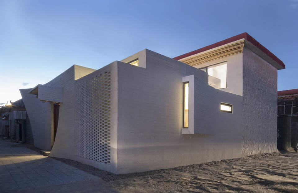 home in high altitude hyperSity architects