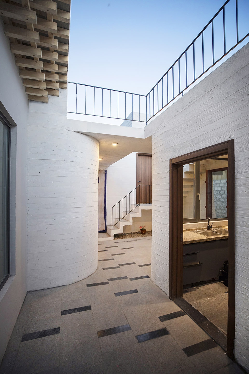 home in high altitude hyperSity architects