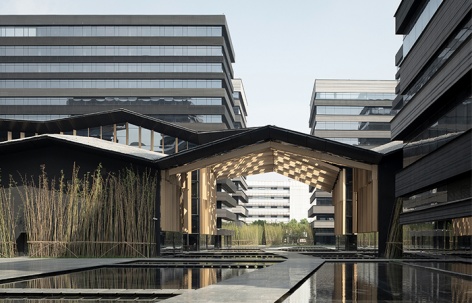 上海虹桥展汇 / 隈研吾建筑都市设计事务所