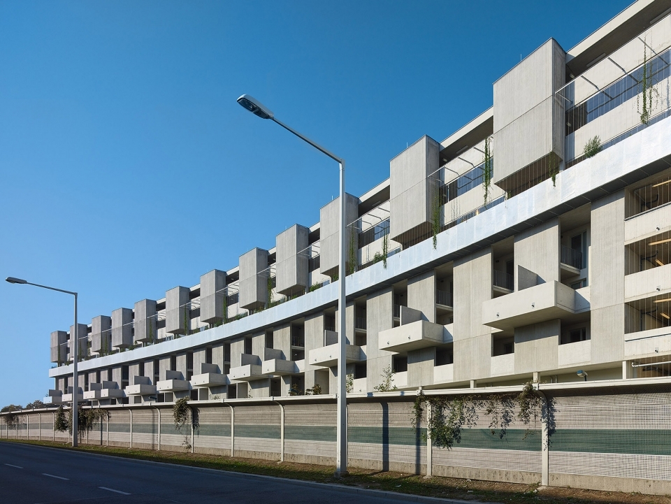 performative brise soleil by studiovlaystreeruwitz 960x721