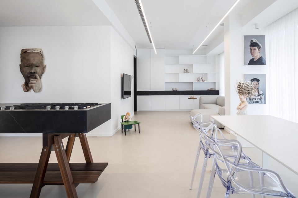 a3 art curators rothchild apartment by raz melamed architect