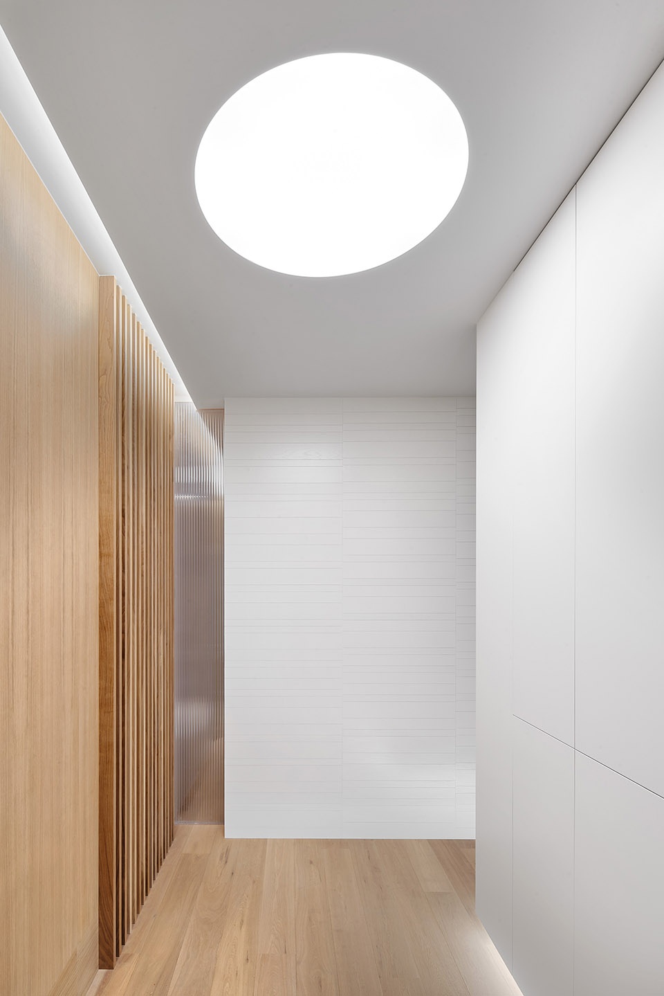 house p82 and genuine shelf by lucas y hernandez gil arquitectos