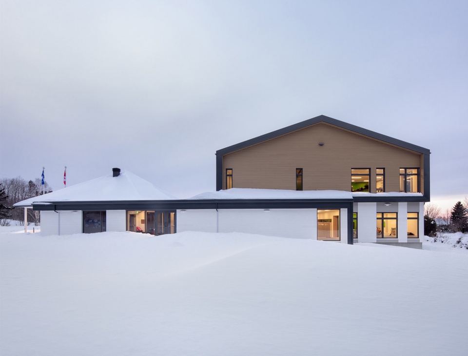 metis beach intermediate school by proulxsavard ccm2 architects