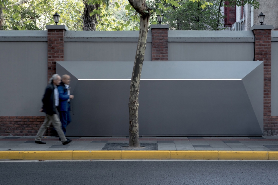 street wall gallery on yuyuan roa china by bengo studio