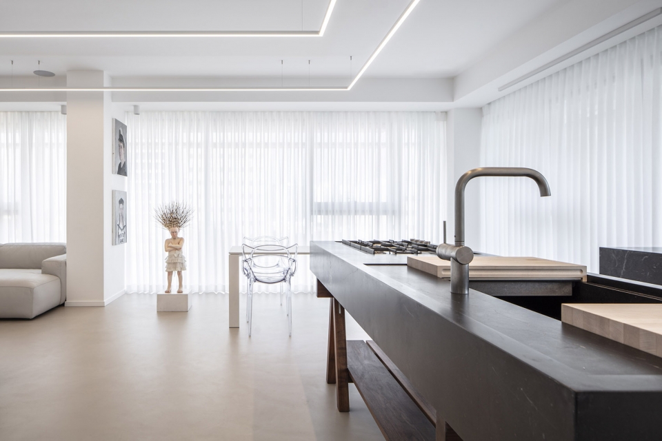 a3 art curators rothchild apartment by raz melamed architect