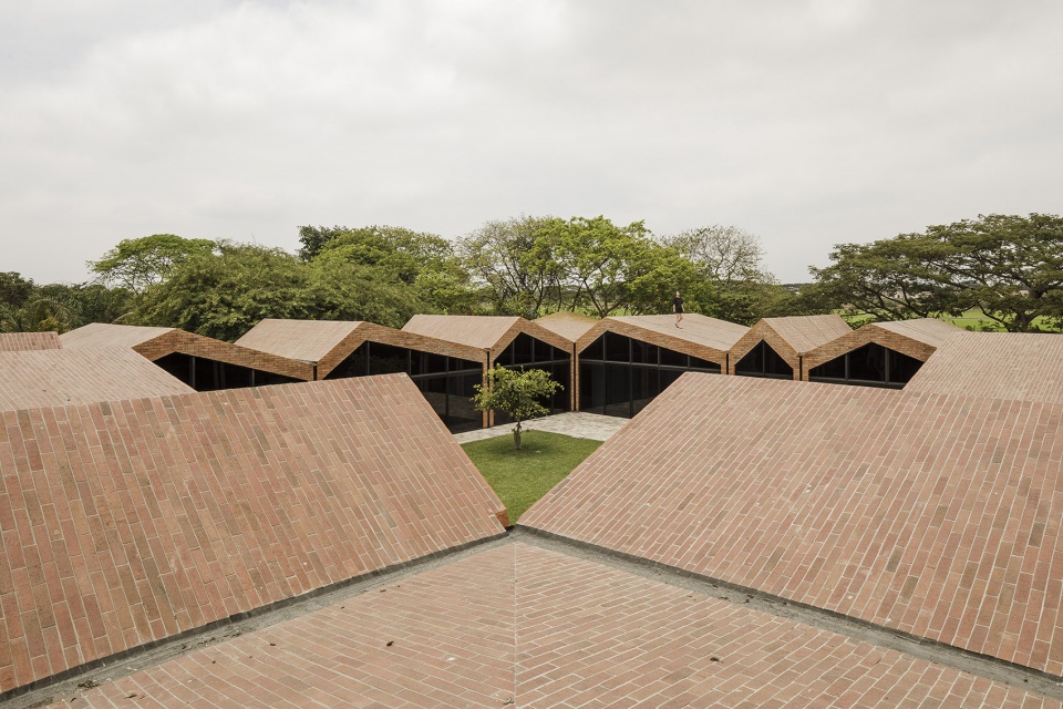 casa el cortijo by felipe assadi arquitectos