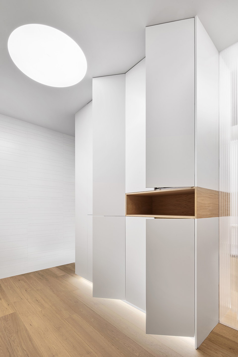 house p82 and genuine shelf by lucas y hernandez gil arquitectos
