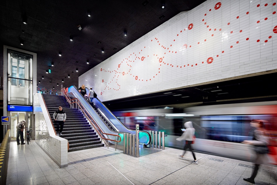 renovation of metro oostlijn station by group a