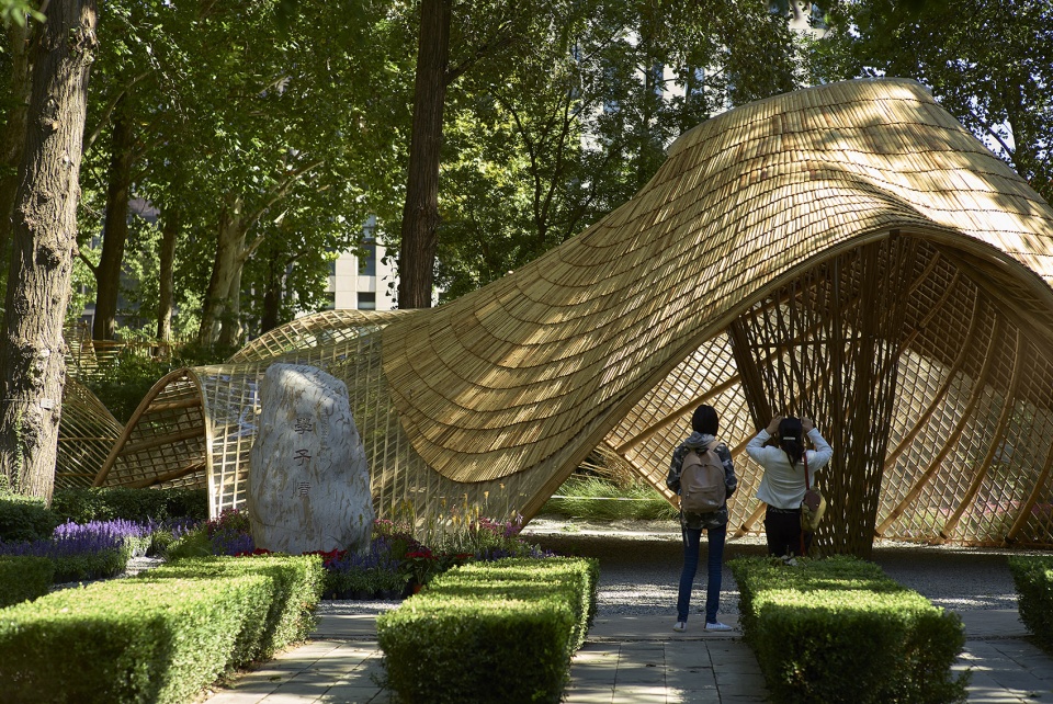swirling cloud bulletin pavilion for bjfu garden festival by sup atelier