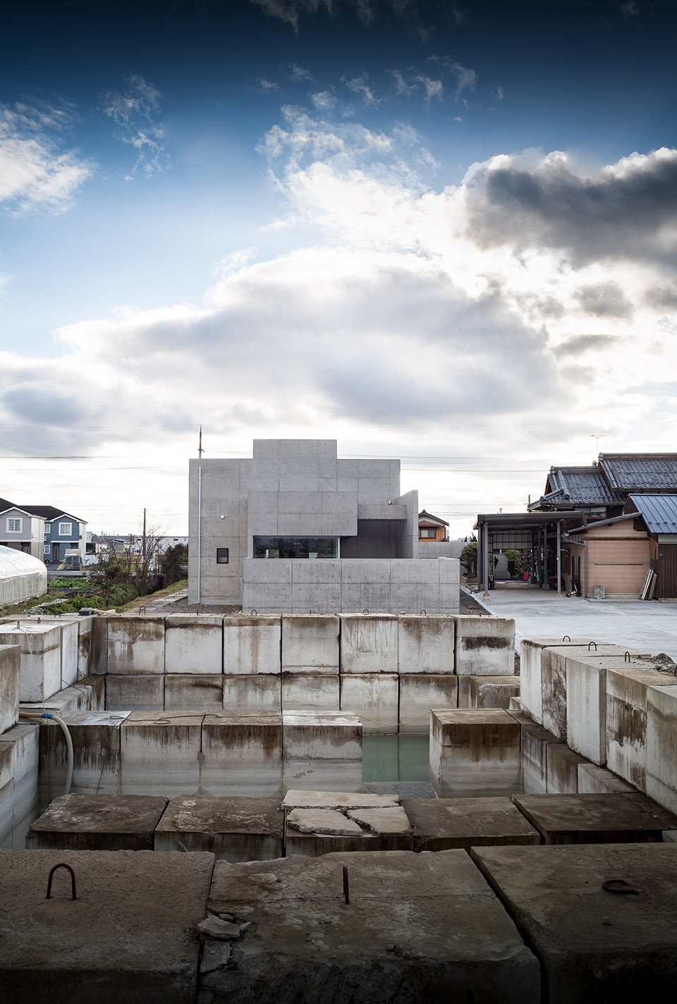 tranquil house by formkouichi kimora architects