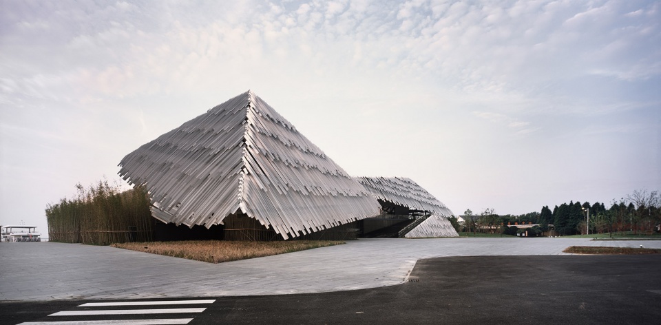 xiangcheng yangcheng lake tourist transportation center china by kengo kuma and associates