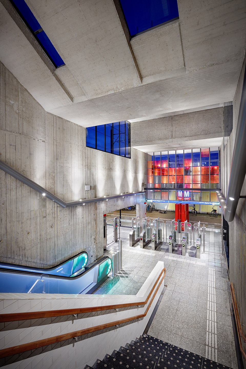 renovation of metro oostlijn station by group a